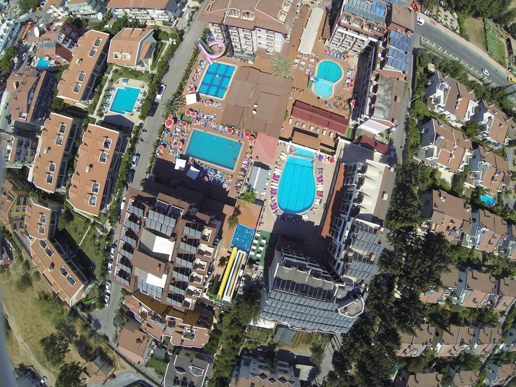 Club Chicago Hotel 马尔马里斯 外观 照片