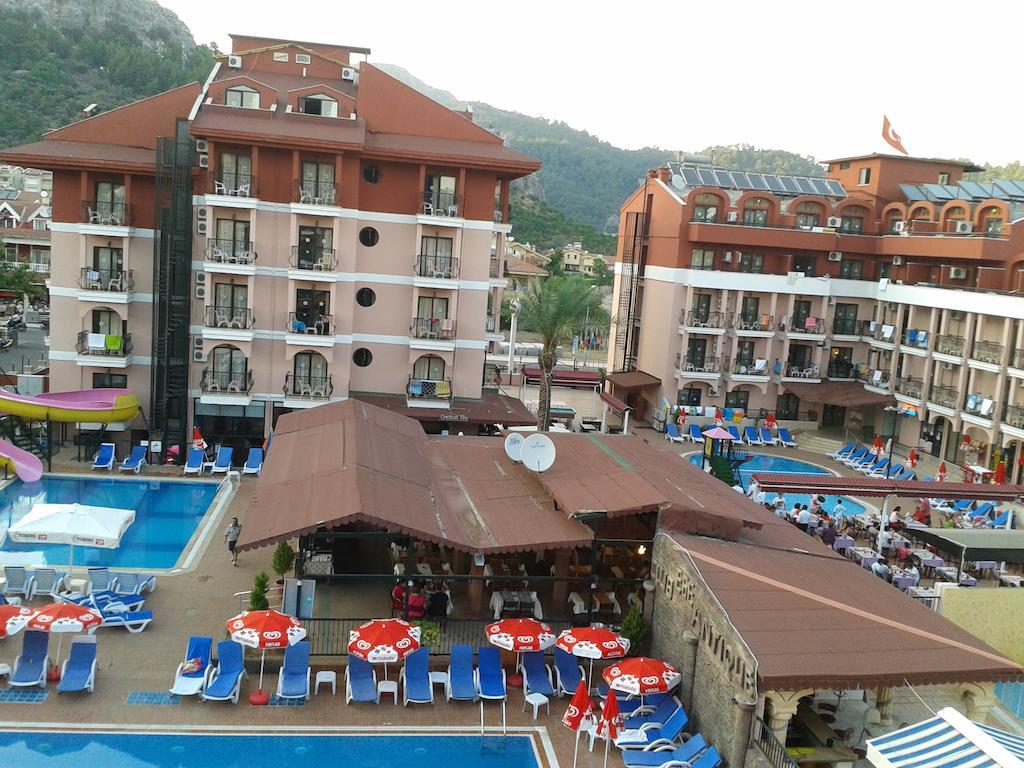 Club Chicago Hotel 马尔马里斯 外观 照片